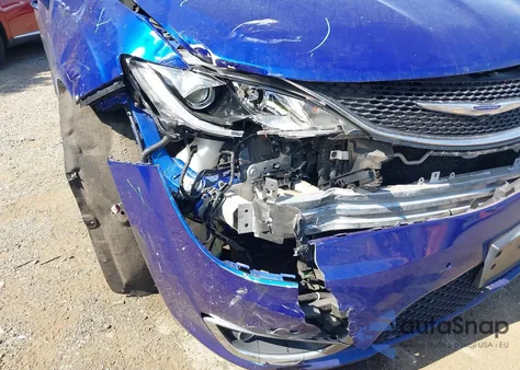 2020 Chrysler Pacifica Touring z USA, uszkodzony, nr VIN 2C4RC1FGXLR185354